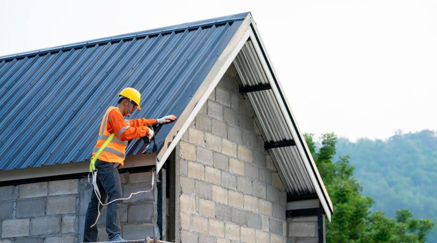 Expert Emergency Roof Repairs services in West End, NC